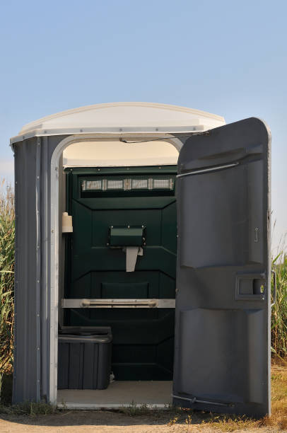 Porta potty delivery and setup in Maple Grove, MN