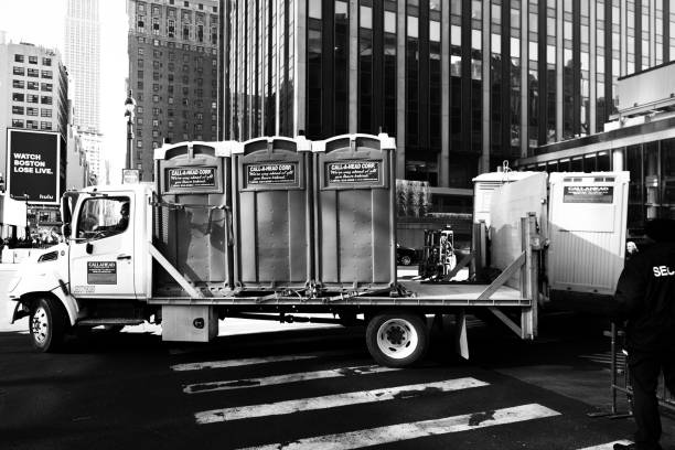 Best Luxury portable toilet rental  in Maple Grove, MN